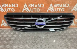 Решетка радиатора Volvo XC60 2013-2017 31333832 1