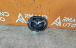 Кронштейн эмблемы Mazda CX-5 2017-нв KB8A50721 2, передний