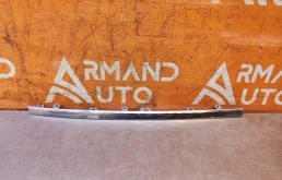 Накладка решетки радиатора верхняя Volkswagen Touareg 2010-2014 7P6853651AZLL 2, правая