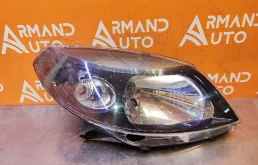 Фара Renault Sandero 2009-2014 260104793R 1, правая