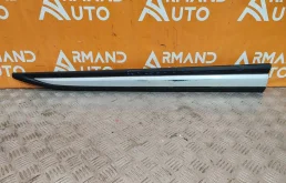 Молдинг двери Mitsubishi Outlander 2015-2023 5727A404 3, передний правый