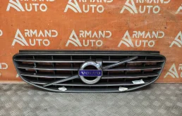Решетка радиатора Volvo XC60 2013-2017 31333832 1