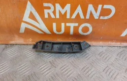 Кронштейн бампера Ford Focus 2011-2015 1718730 3, передний правый