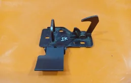 Петля замка капота Audi Q7 2005-2015 4L0823480 1 4L