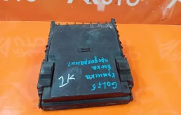 Крышка блока предохранителей Audi A3 2003-2013 1K0937132F 2 8P