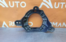 Кронштейн птф Toyota Land Cruiser 2015-2021 5310460010 200, левый