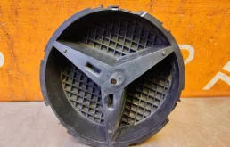 Кронштейн эмблемы Mercedes C-Class 2014-2018 A0008880060 W205, передний