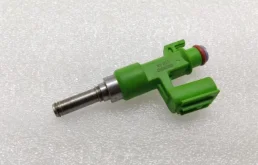 Форсунка топливная для Toyota RAV4 на фотографиях