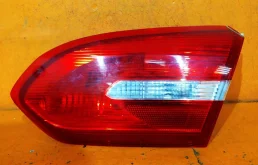Фонарь внутренний Ford Focus 2014-2019 1904742 3, правый
