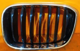 Решетка радиатора BMW X3 2017-2021 51137440853 G01, левая