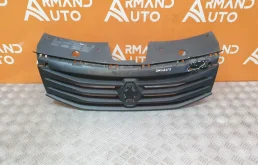 Решетка радиатора Renault Sandero 2009-2014 8200798524 1