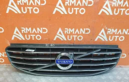 Решетка радиатора Volvo XC60 2013-2017 31333832 1