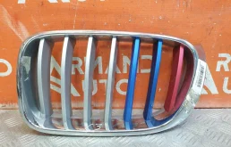 Решетка радиатора BMW X3 2014-2017 51137367421 F25, левая