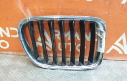 Решетка радиатора BMW X1 2009-2015 51112993308 E84, правая