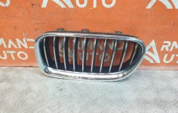 Решетка радиатора BMW 5 series 2013-2017 51137412323 F10 F11, левая