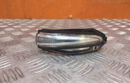 Повторитель поворота на зеркало Toyota RAV4 2012-2019 8173042020 4 CA40, правый
