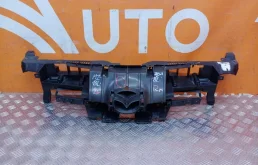 Кронштейн решетки радиатора Mazda 3 2009-2013 BCW8507M1F 2 BL