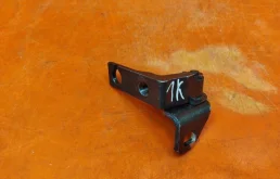 Петля двери нижняя Ford Focus 2011-2019 1781669 3, задняя левая