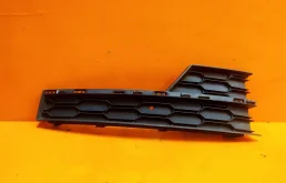 Окантовка птф Skoda Octavia 2017-2020 5E0807682G9B9 3 A7 (5E), правая