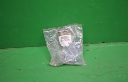 Петля двери RENAULT LOGAN 2004-2015 6001546883 1