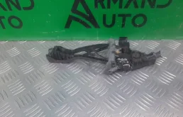 Кронштейн ручки двери Volvo XC70 2007-2016 30784203 2, правый