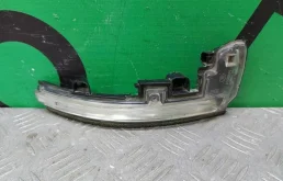 Повторитель поворота на зеркало Land Rover Range Rover Evoque 2011-2015 LR027945 1 L538, правый