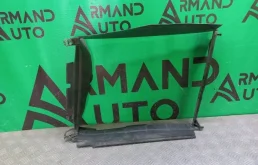 Рамка радиатора Renault Sandero 2013-2022 215596207R 2