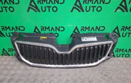 Решетка радиатора Skoda Octavia 2013-2017 5E0853653 3 A7 (5E)
