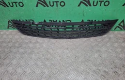 Решетка бампера Opel Astra 2009-2012 13297796 J, передняя