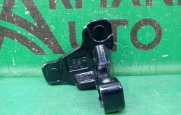 Петля двери нижняя MERCEDES C-Class 2014-2021 A2057200337 W205, передняя левая