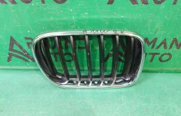 Решетка радиатора BMW X3 2010-2014 51117210726 F25, правая