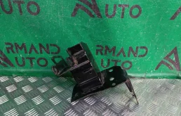 Кронштейн усилителя бампера Audi Q7 2005-2015 4L0807134C 1 4L, передний правый