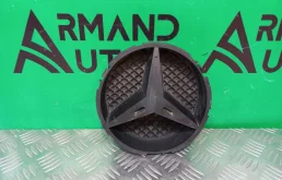 Кронштейн эмблемы Mercedes C-Class 2014-2018 A0008880060 W205, передний
