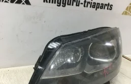 Фары для Volkswagen Touran 2010 года на фотографиях