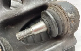 Кулак поворотный правый для Mercedes-Benz M class 2001 года на фотографиях