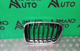 Решетка радиатора BMW X3 2010-2014 51117210725 F25, левая