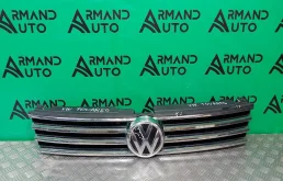 Решетка радиатора Volkswagen Touareg 2014-2018 7P6853651LZLL 2