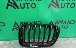 Решетка радиатора BMW X3 2010-2014 51117210725 F25, левая
