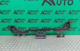 Кронштейн бампера центральный Audi A4 2015-2020 8W5807067DGRU 5 B9, задний