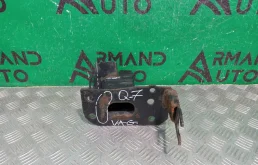 Кронштейн усилителя бампера Audi Q7 2005-2015 4L0807134C 1 4L, передний правый