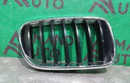 Решетка радиатора BMW X3 2010-2014 51117210726 F25, правая