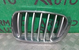 Решетка радиатора BMW X3 2014-2017 51137367421 F25, левая