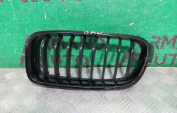 Решетка радиатора BMW 3 series 2011-2020 51712240775 F30 F31, левая
