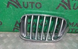 Решетка радиатора BMW X3 2014-2017 51137367421 F25, левая