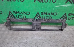 Кронштейн радиатора верхний Audi A4 2015-2025 8W0807771 5 B9