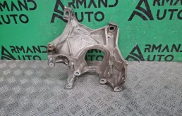 Кронштейн двигателя Audi A4 2015-2025 8W0399295E 5 B9, левый