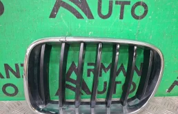 Решетка радиатора BMW X3 2010-2014 51117210725 F25, левая
