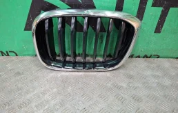 Решетка радиатора BMW X3 2017-2021 51137397465 G01, левая