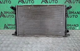 Радиатор двигателя (двс) Audi Q7 2015-нв 8W0121251AB 2 4M