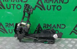 Замок двери Ford Focus 2011-2019 2099454 3, передний правый